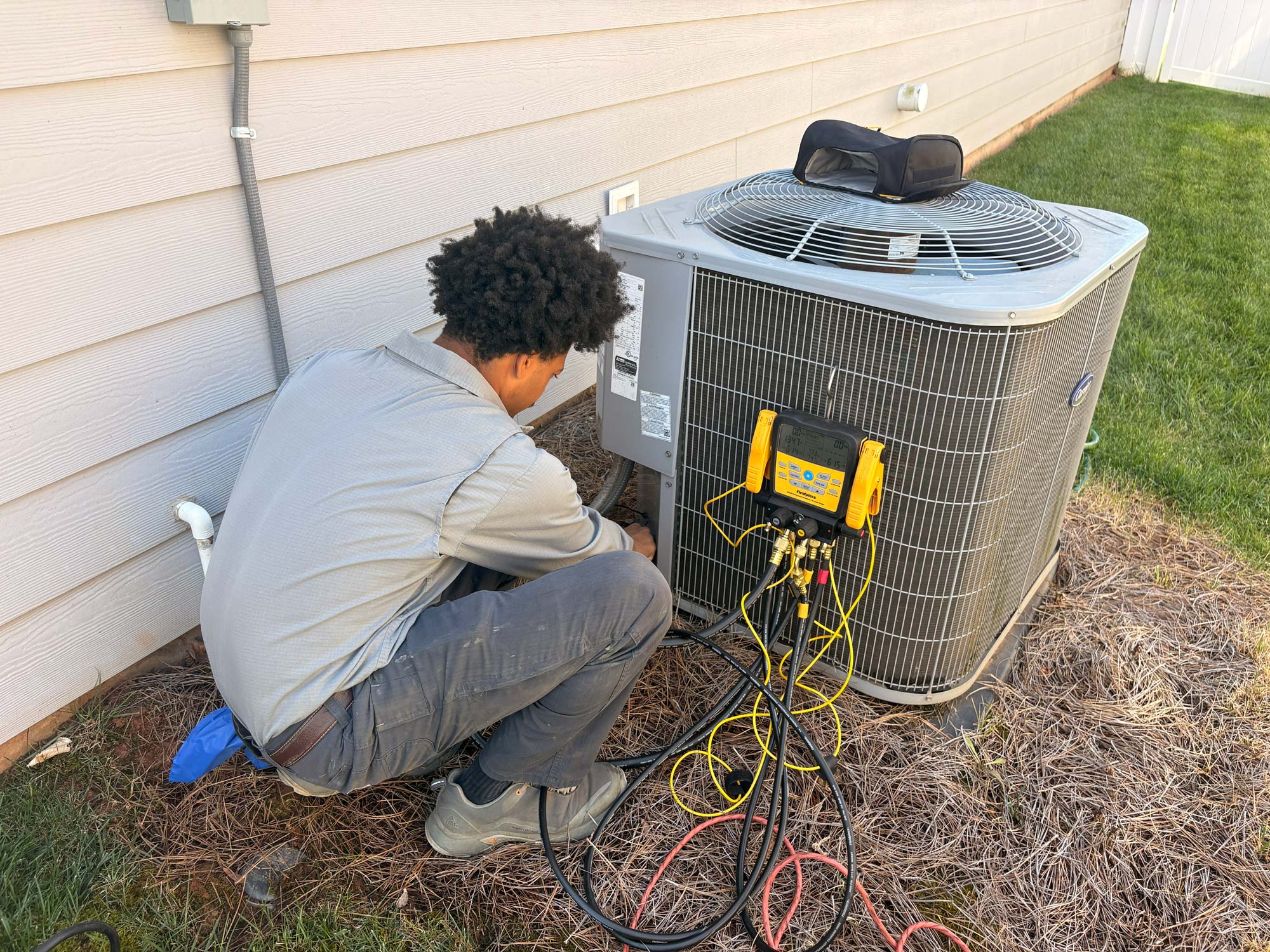 A local technician providing AC repair in Mooresville.